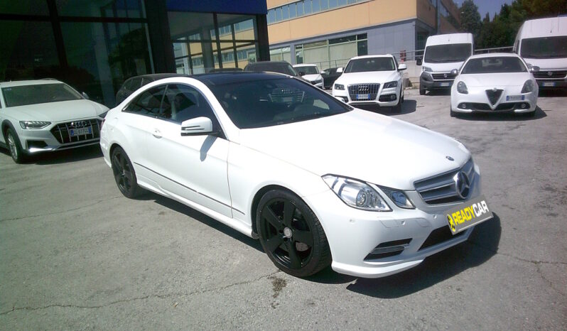 
 Mercedes-Benz E 220 Coupe 220 cdi Sport full									