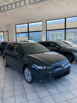 
 Volkswagen Golf 8.5 2.0 tdi Life 150cv dsg full									