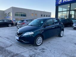 
 Lancia Ypsilon 1.2 Gold ecochic Gpl 69cv my16 full									