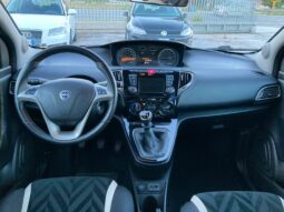 
 Lancia Ypsilon 1.2 Gold ecochic Gpl 69cv my16 full									