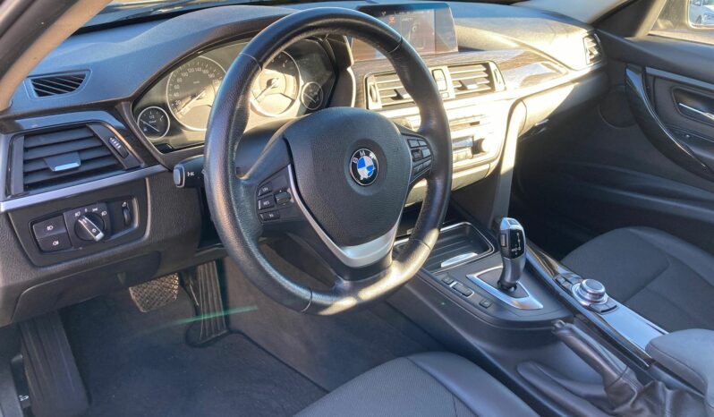 
 BMW 318 d Touring Modern full									