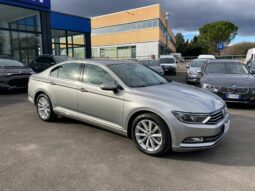 
 Volkswagen Passat 2.0 tdi Executive 150cv dsg full									