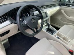 
 Volkswagen Passat 2.0 tdi Executive 150cv dsg full									