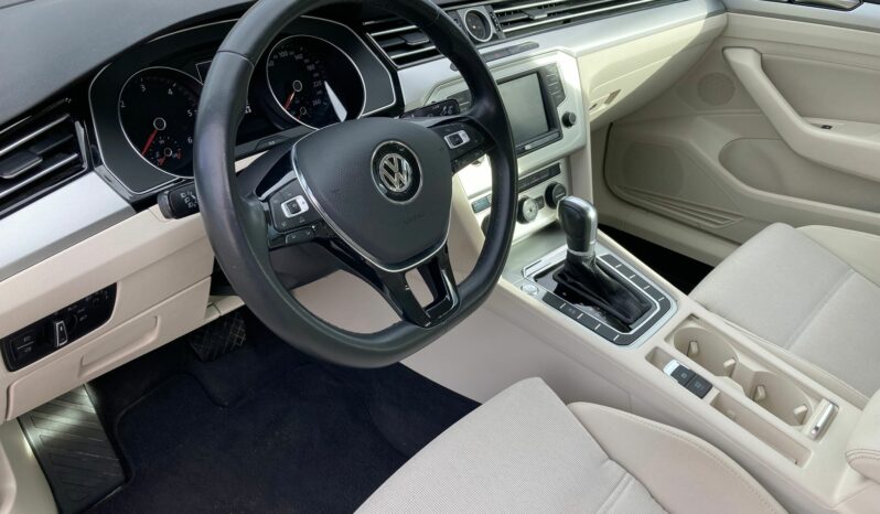 
 Volkswagen Passat 2.0 tdi Executive 150cv dsg full									